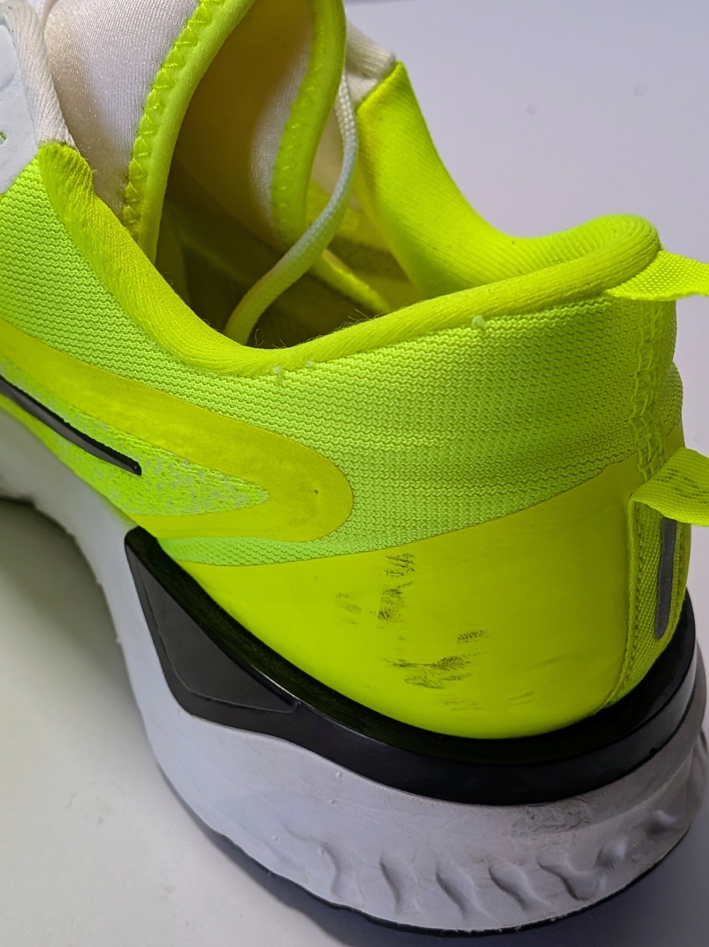 Nike Odyssey React Volt White Black Running Shoes Men’s Size 11.5 - Picture 5 of 6